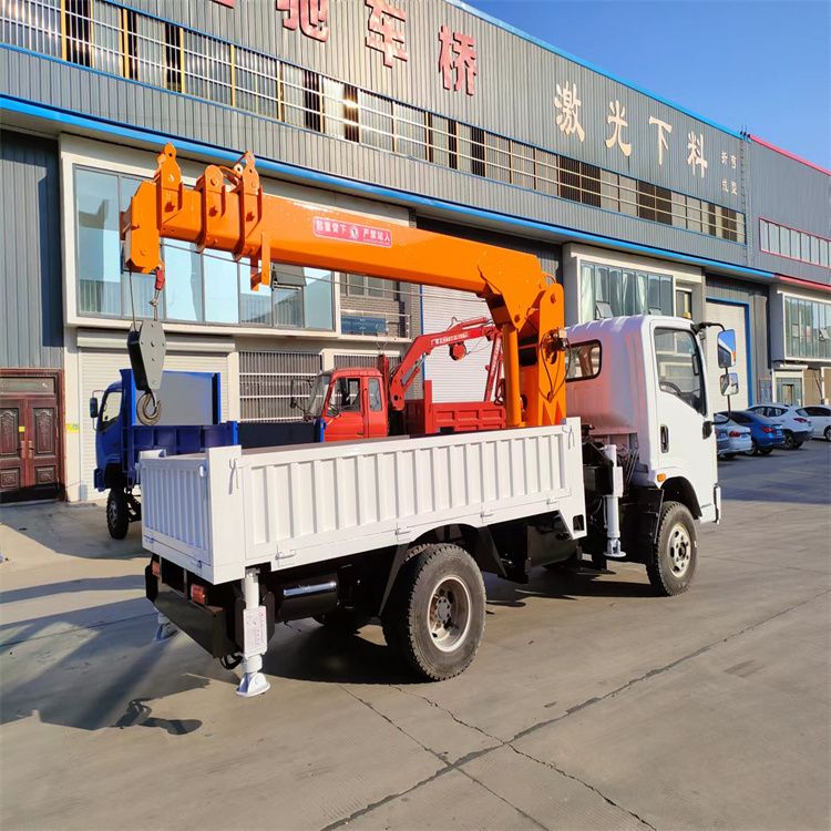 芦竹区三轮随车吊定制 农用改装机自备吊中瑞长期出售